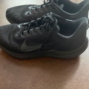 Nike Men's Triple Black Athletic Shoes